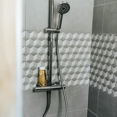 Дом отдыха Montplaisir 180m2, Jacuzzi, Parc De 20000m2 *